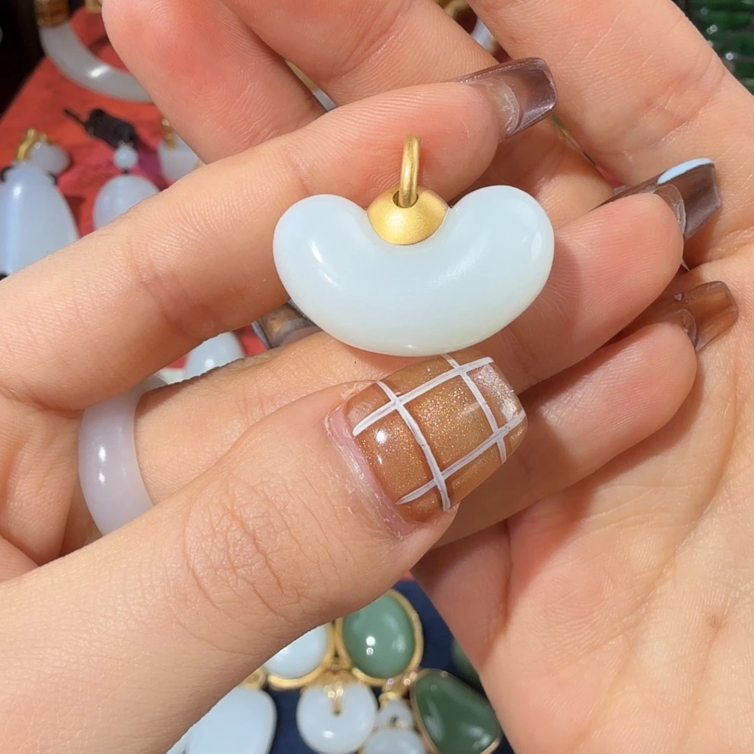 和田玉18K金镶嵌颈饰