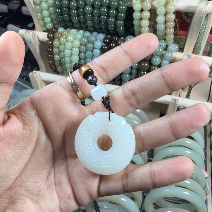 A****和田玉（糖玉）未镶嵌手链