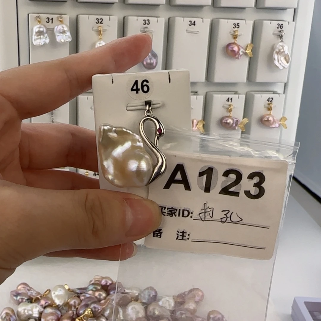 外****颈饰合金淡水珍珠