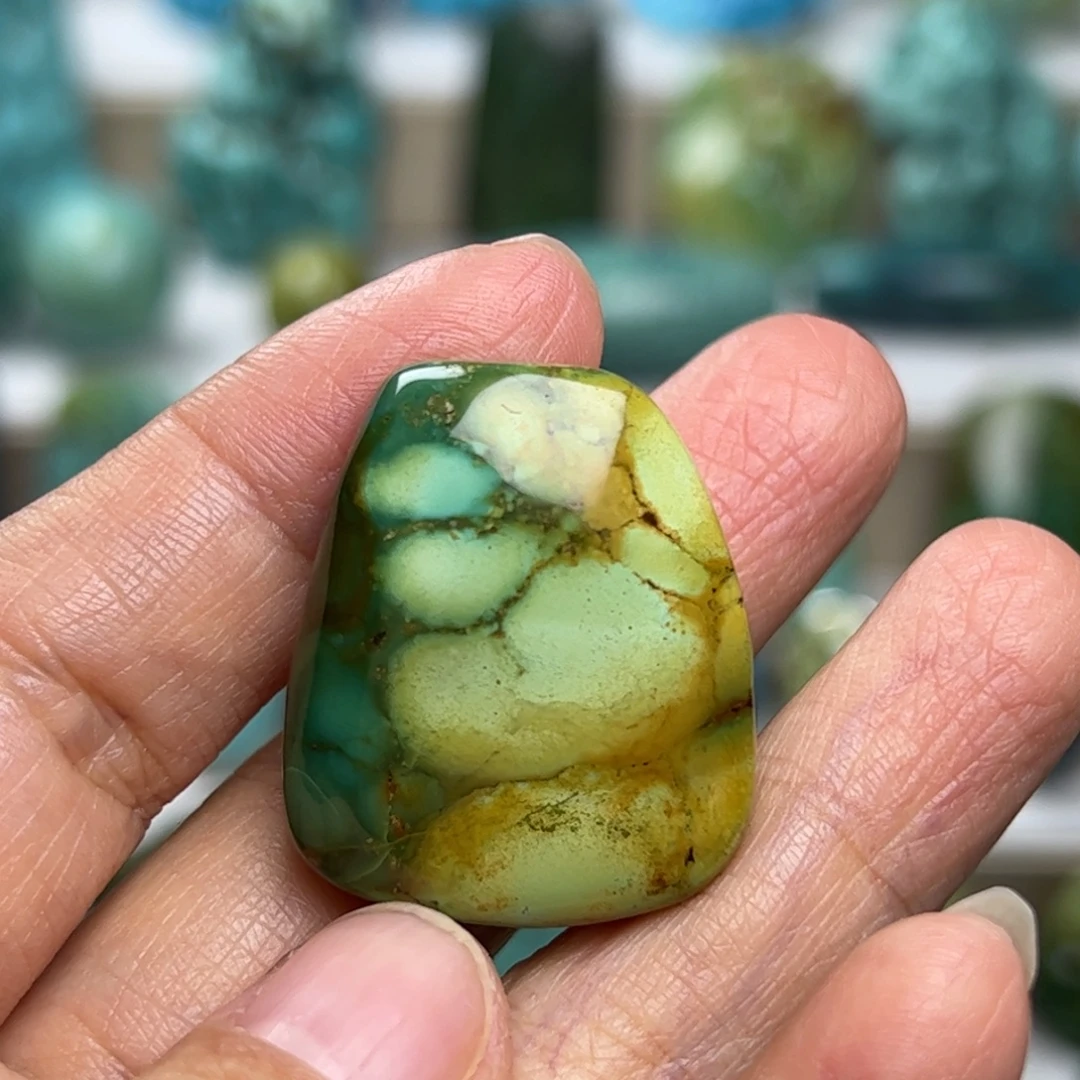 绿松石未镶嵌珠宝奇石