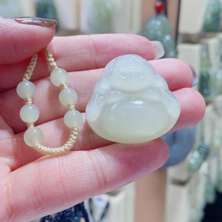 和田玉未镶嵌颈饰有包容