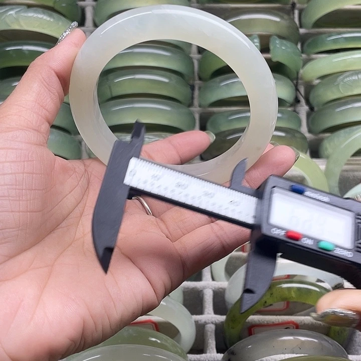 蛇纹石玉未镶嵌手镯33