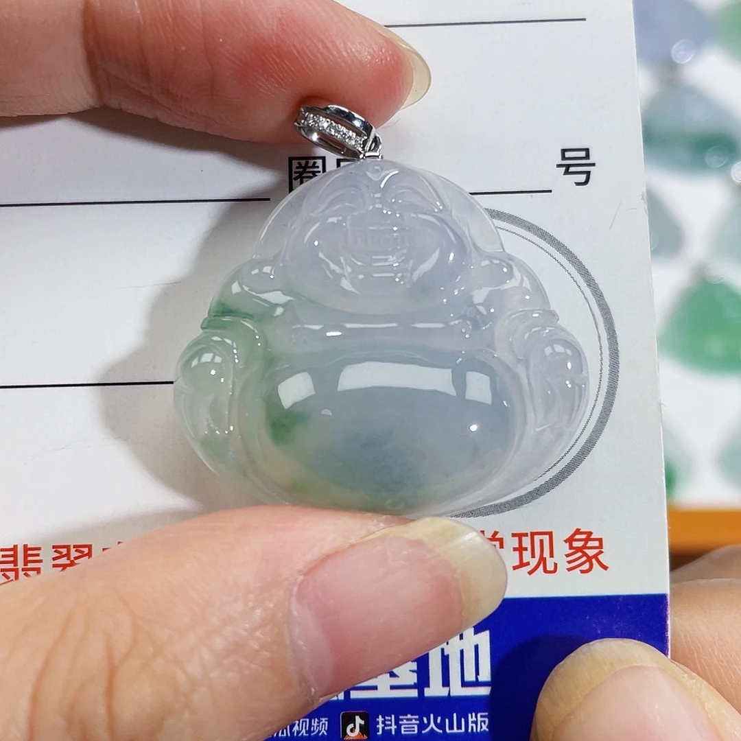 翡翠18K金镶嵌颈饰吊坠