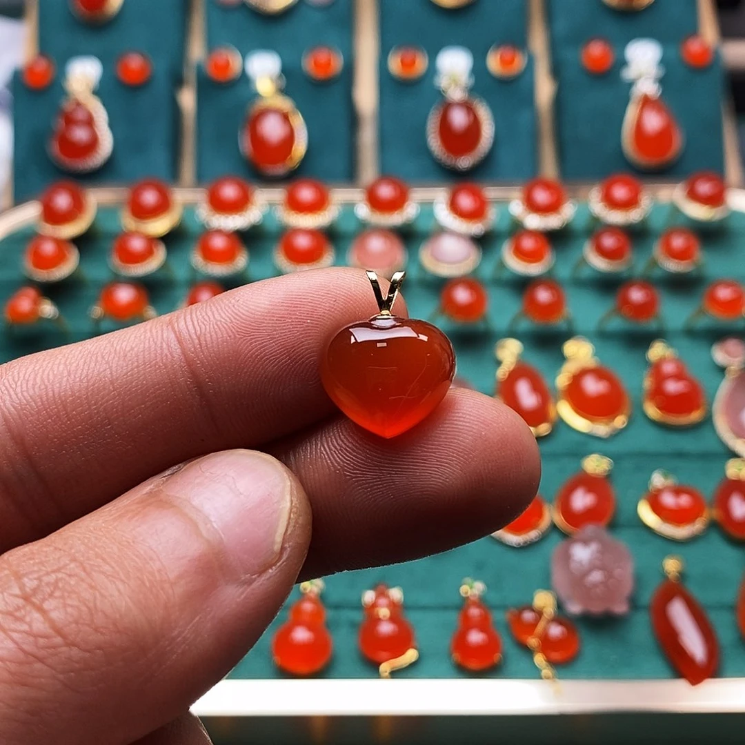 南红玛瑙颈饰18K金镶嵌