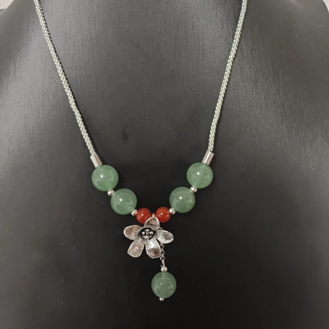 [0053]天然东陵玉精美挂件颈饰项链