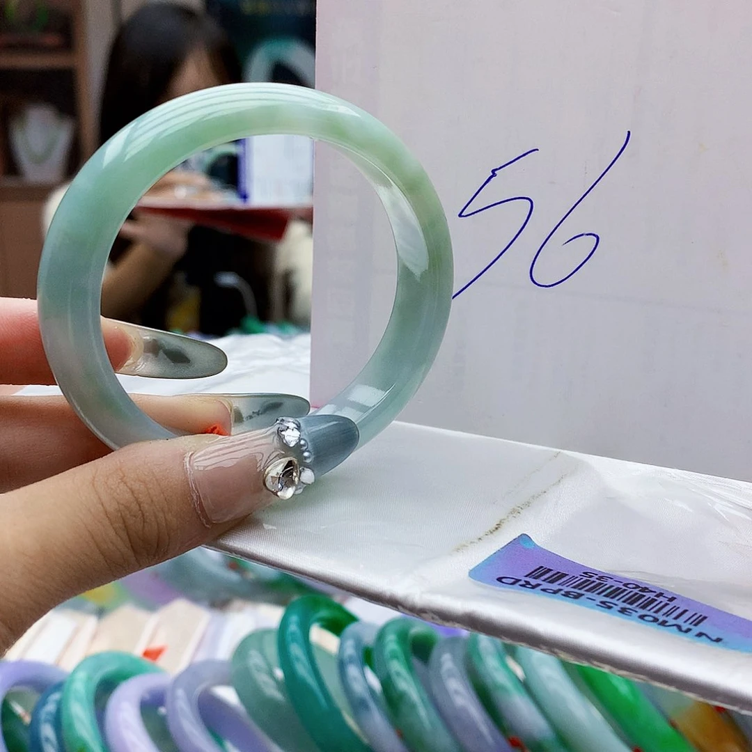 翡翠手镯未镶嵌d