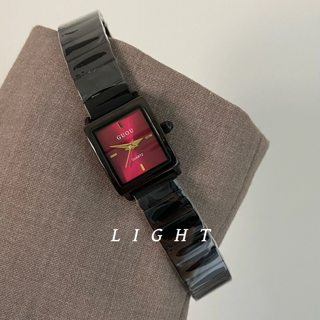 LIGHT 《炫酷小方表》GUOU高级大气显贵黑枚粉小众设计感女表