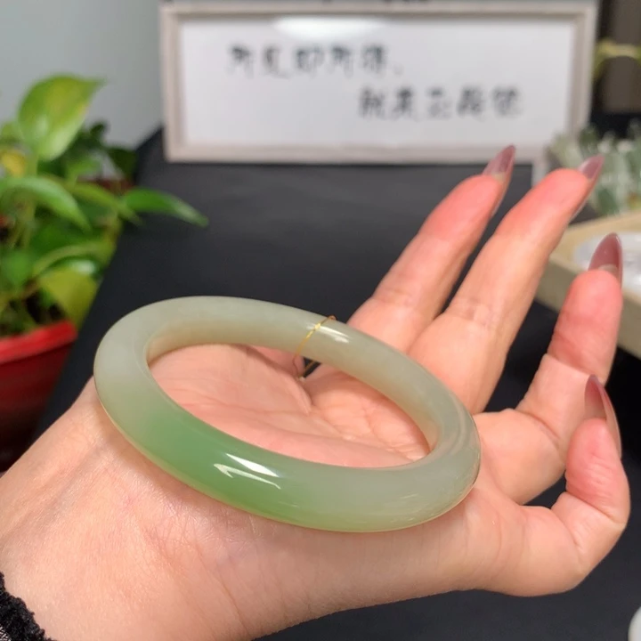 和田玉手镯未镶嵌57