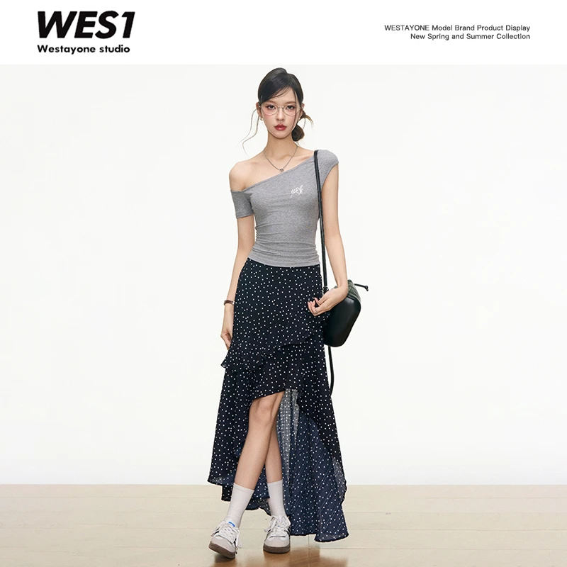 【5月8号新品】WESTAYONE韩系灰色斜肩上衣+藏青色波点露腿长裙