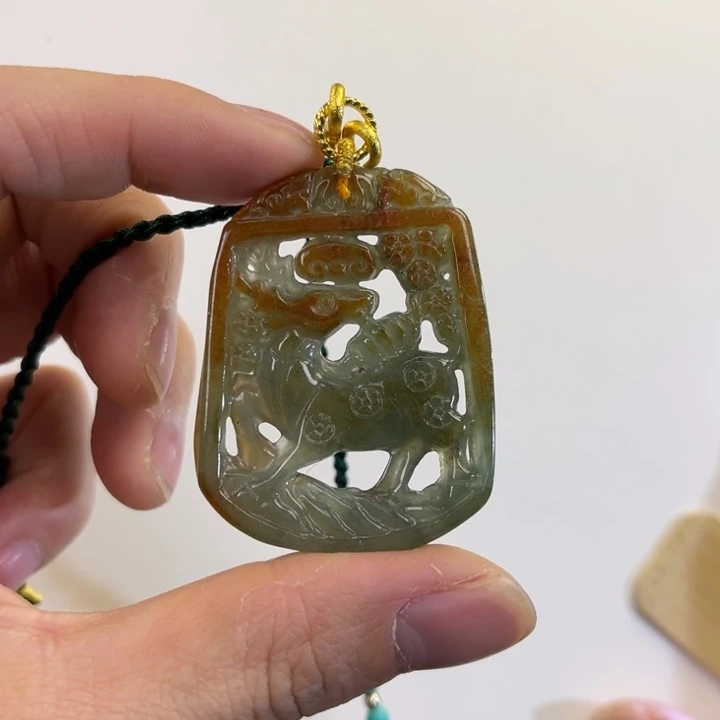 翡翠吊坠(赠链)未镶嵌代编织