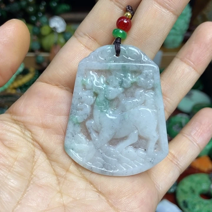 福利牌子吊坠一个