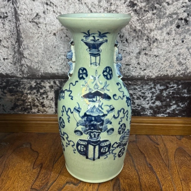 SCS30722清中期豆青釉青花平生三级图纹赏瓶