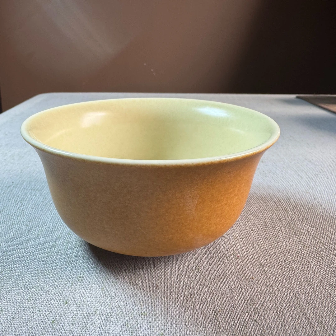 4.5寸磨砂内奶黄釉饭碗