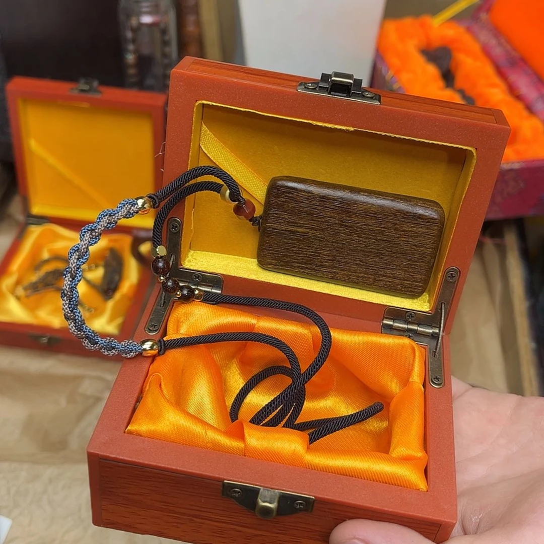 大叶紫檀（黑酸枝木类）