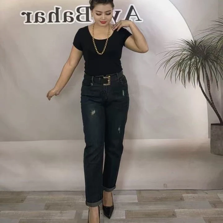 5957  漂亮的女生裤子。