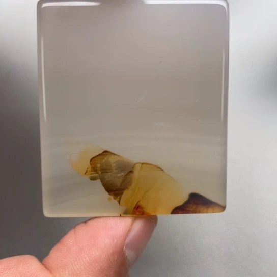 玛瑙/玉髓颈饰未镶嵌田**?