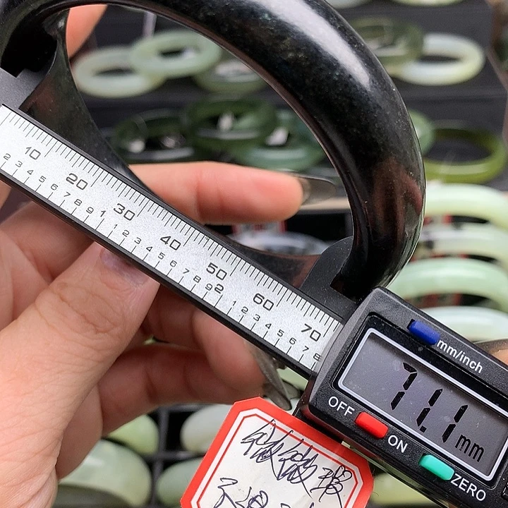 蛇纹石玉手镯未镶嵌620
