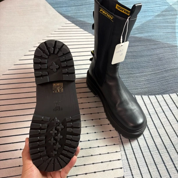 99新 FENDI/芬迪 芬迪黑色长靴三八码