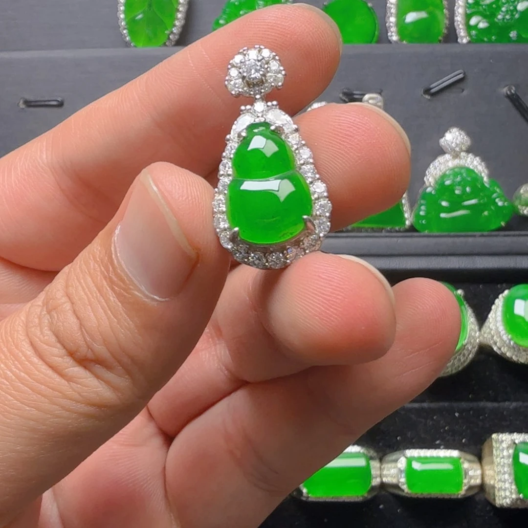 吊坠(赠链)银S925镶嵌翡翠吊坠