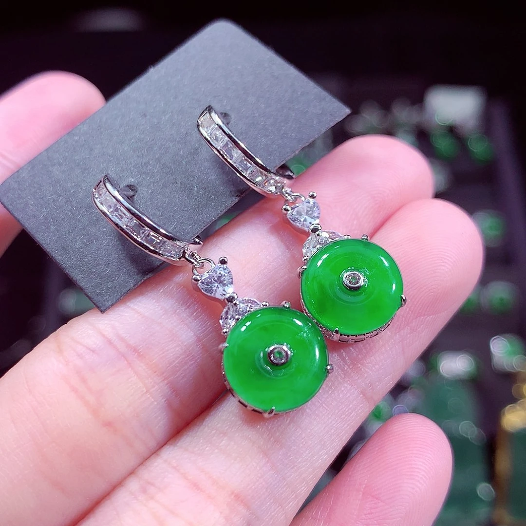 翡翠未镶嵌颈饰挂件