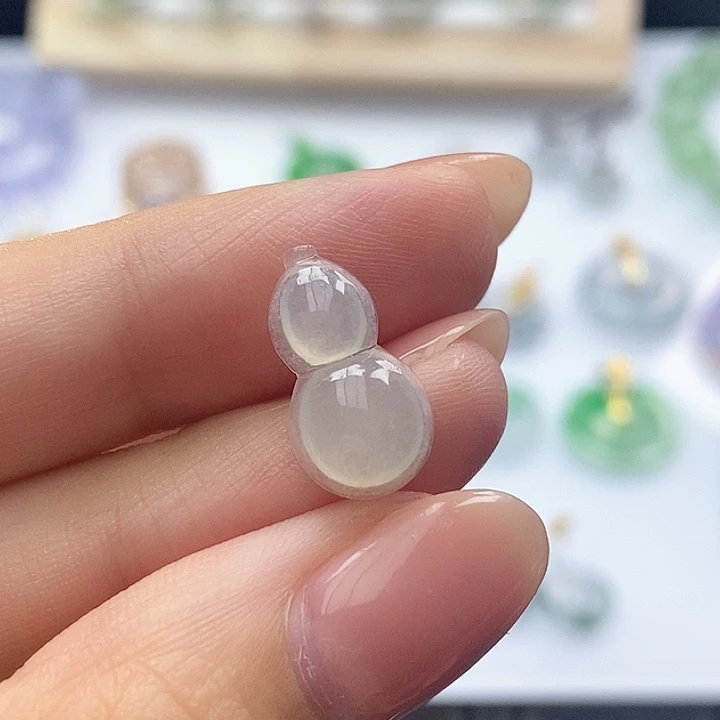 吊坠(不含链)18K金镶嵌翡翠葫芦