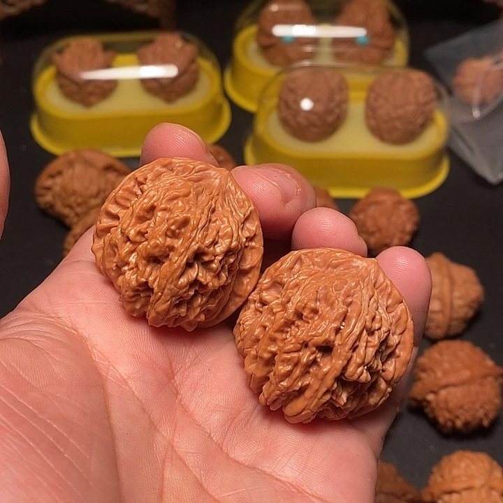 文玩核桃吊坠39尺，四座楼