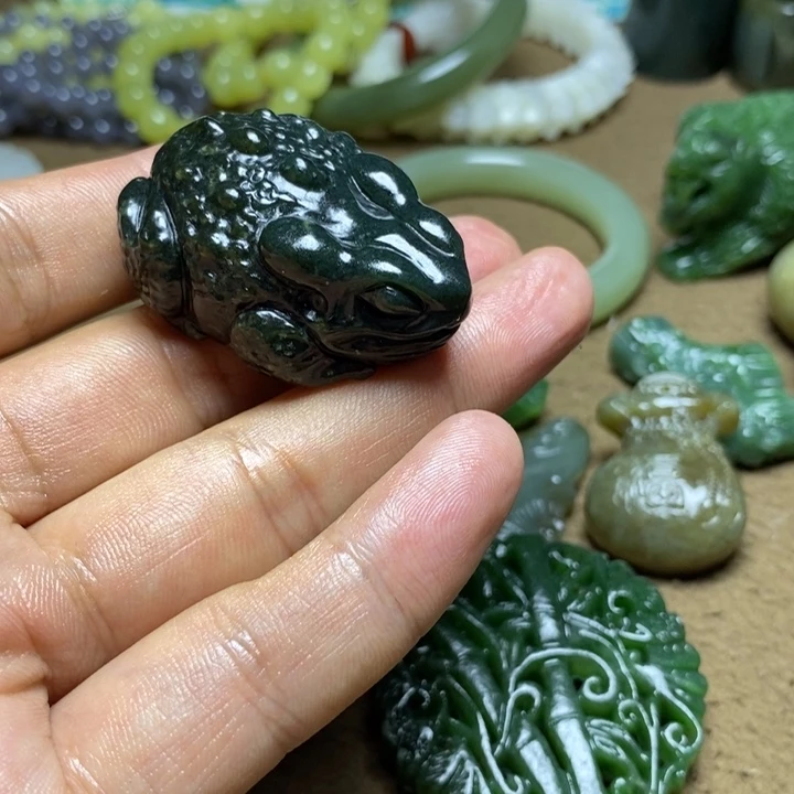 颈饰未镶嵌和田玉