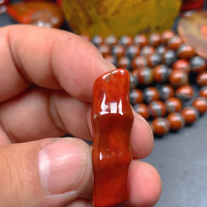 玛瑙/玉髓颈饰未镶嵌金**朵