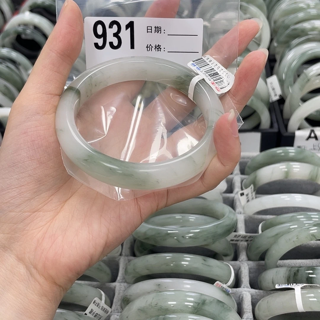 未镶嵌手镯石英质玉
