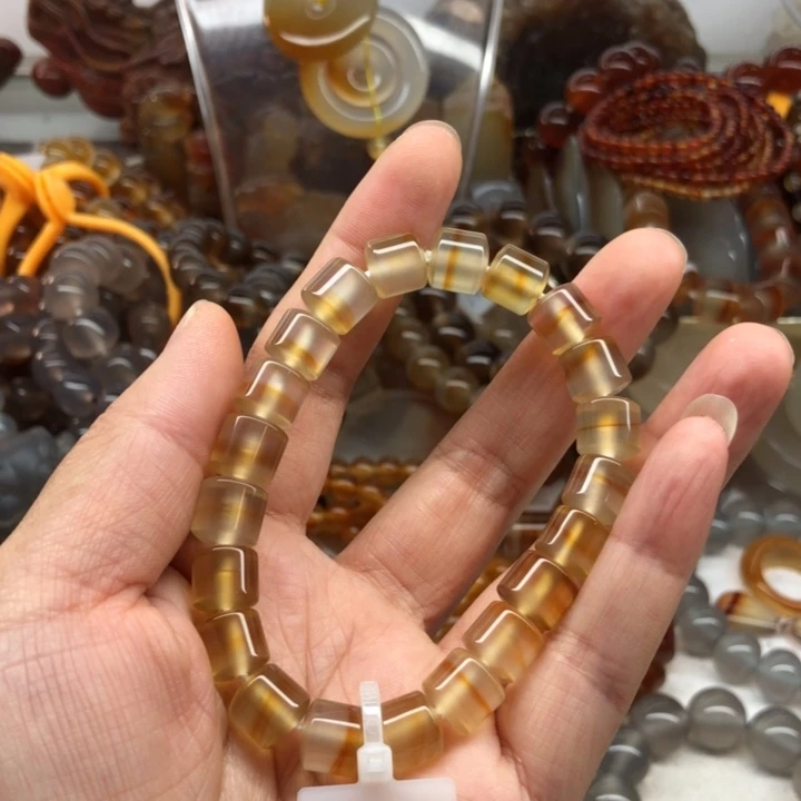 若***雪玛瑙/玉髓未镶嵌手链