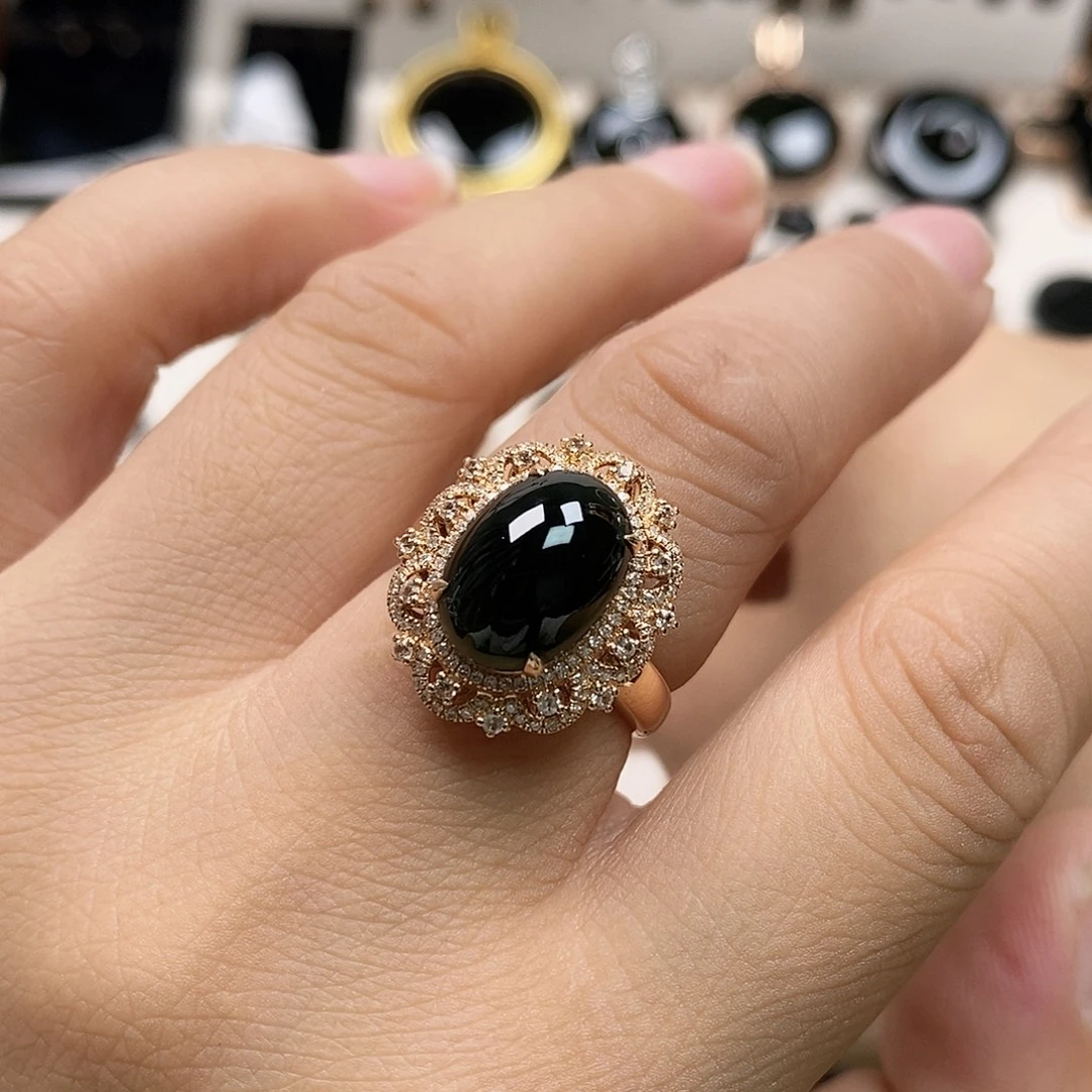 翡翠18K金镶嵌戒指