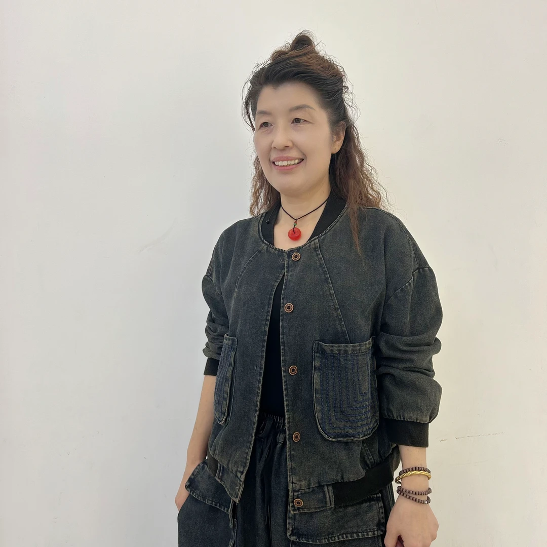 655秋款砂洗做旧立领百搭休闲棒球服牛仔外套