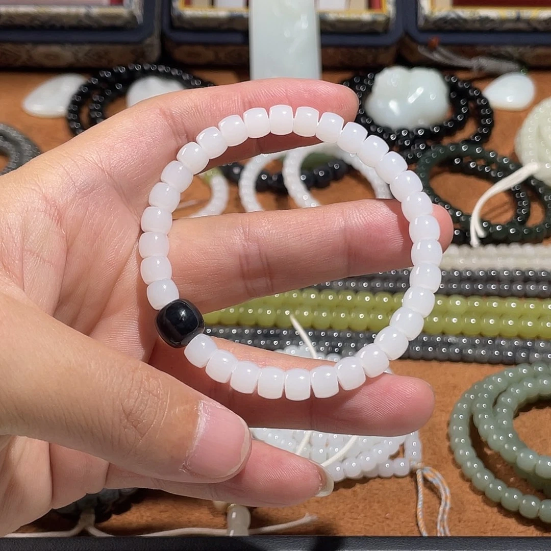 暖***の和田玉未镶嵌手链