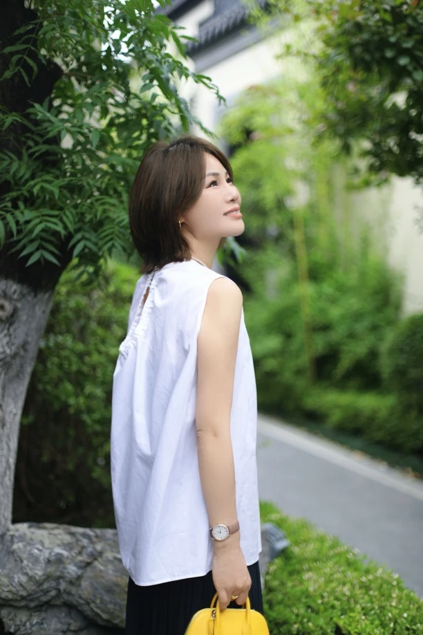 【荣姐精选】自由极简后背镂空上衣