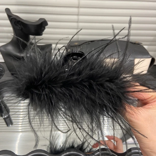 E4954 鸵鸟毛鲨鱼夹13cm羽毛高级发夹后脑勺毛毛发抓超仙头饰女