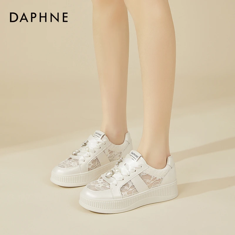 达芙妮小白鞋女2025新款秋季女款厚底配裙子百搭平底休闲板鞋1225