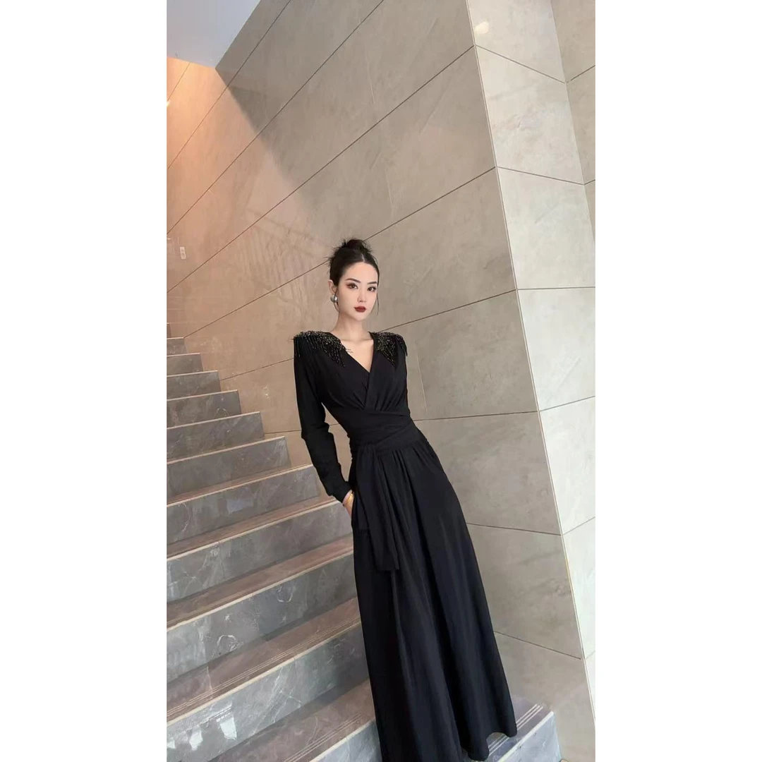 黑色薄款赫本风连衣裙重工气质高雅长裙