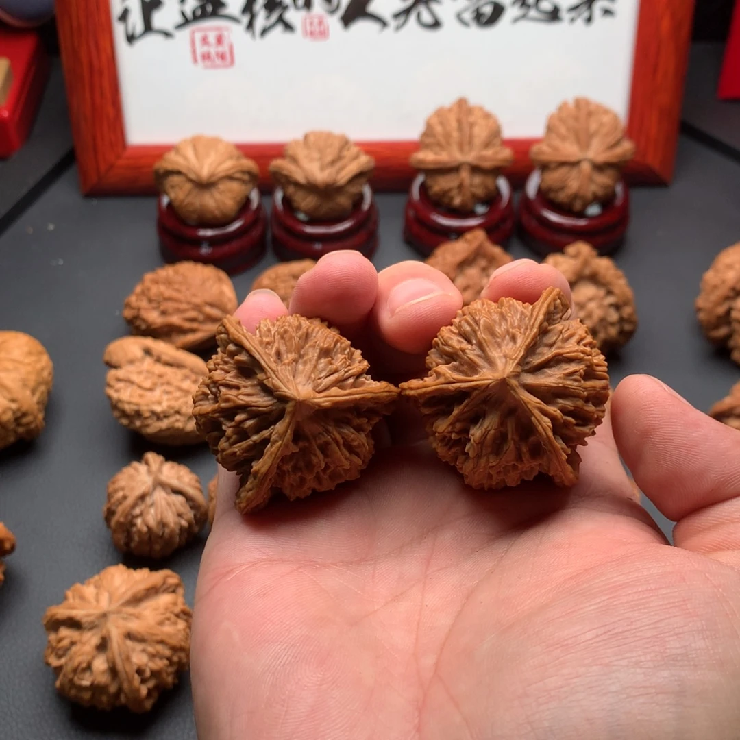 古***里文玩核桃吊坠蟠龙纹