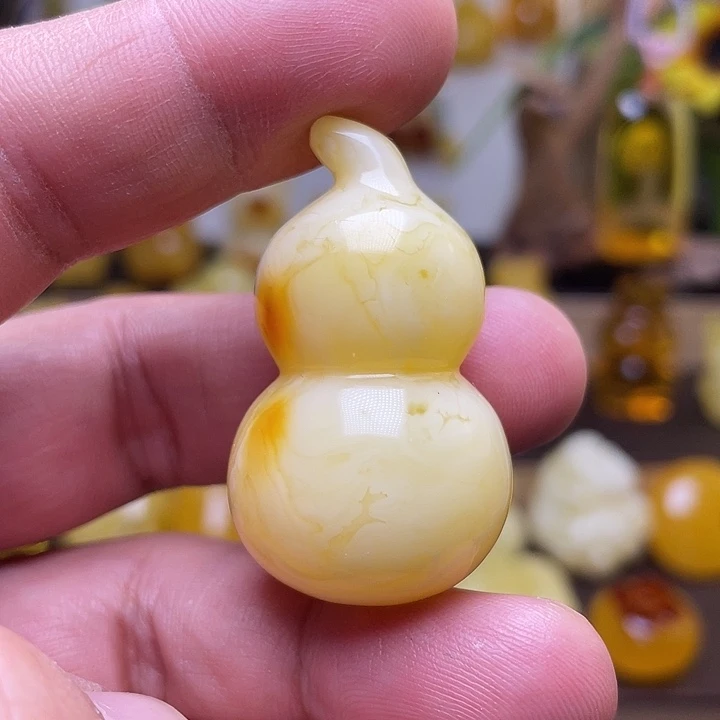 琥珀未镶嵌颈饰吊坠