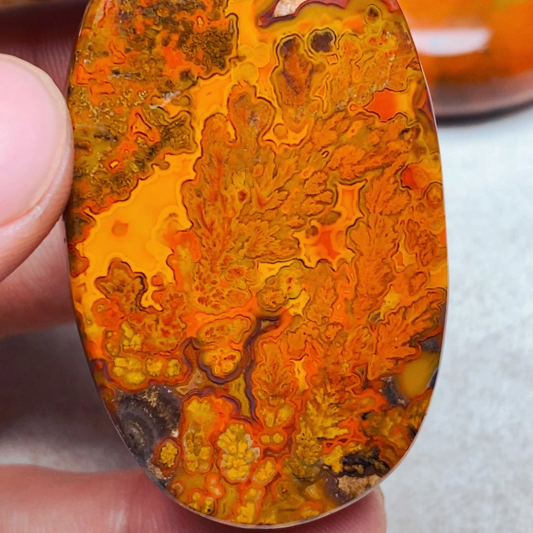 东***败玛瑙/玉髓未镶嵌颈饰