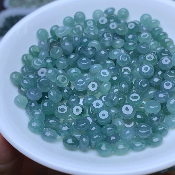 翡翠散珠卡3.5乘6.4冰蓝水鼓珠50个