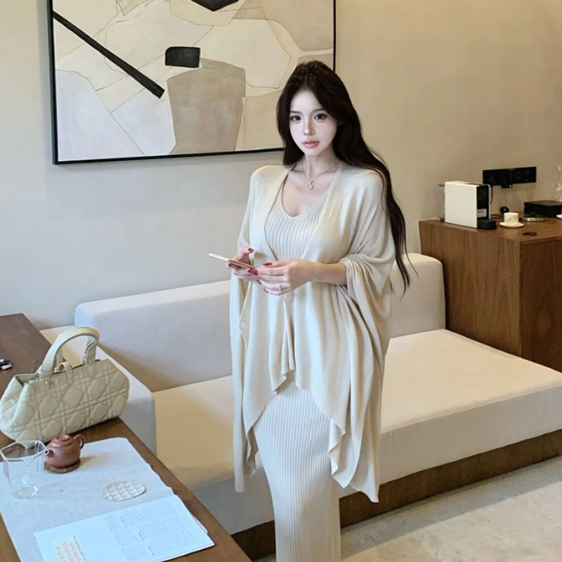 御姐气质女神范套装温柔风时尚斗篷披肩挂脖针织连衣裙两件套25秋