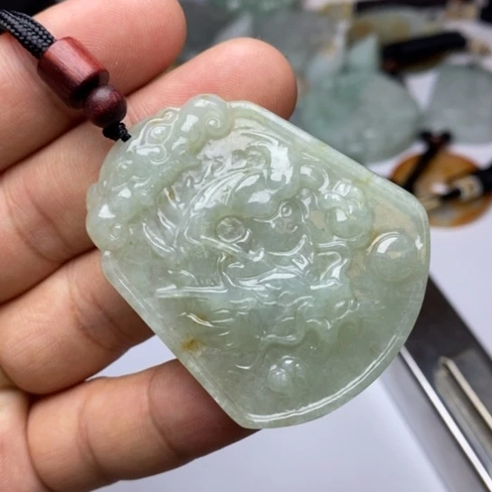 翡翠未镶嵌颈饰翡翠