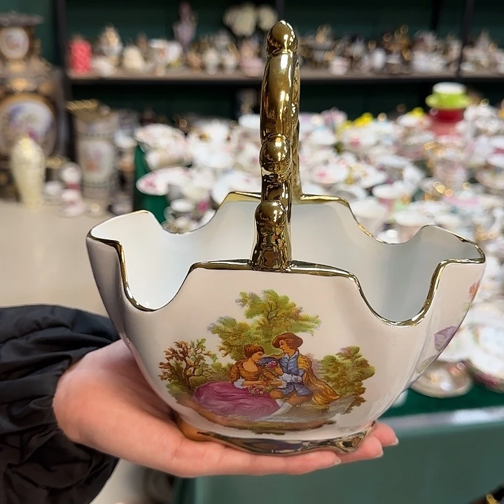 鹿与海陶瓷有限公司