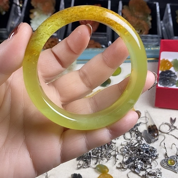 梦***~蛇纹石玉未镶嵌手镯