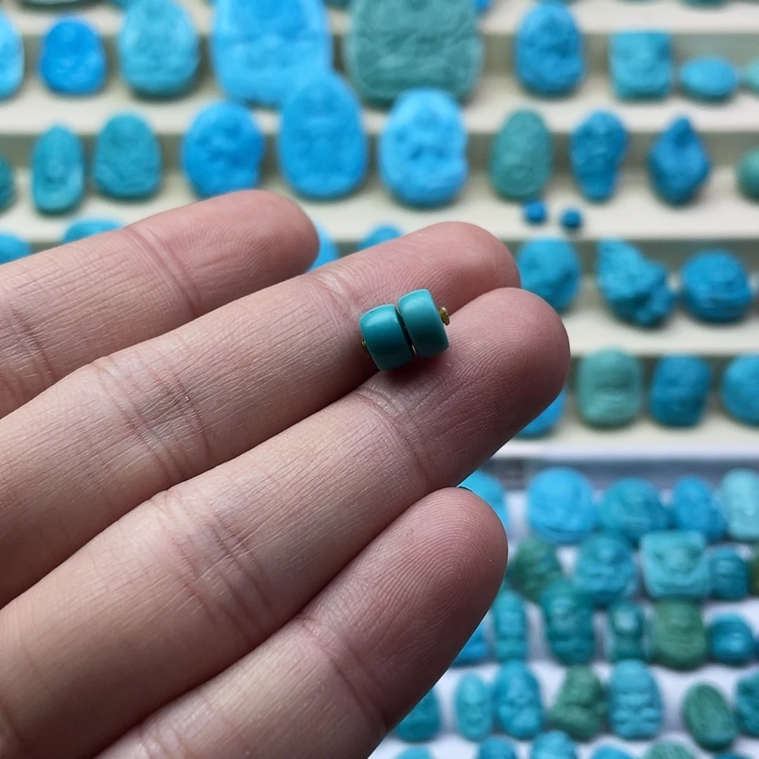 绿松石未镶嵌颈饰