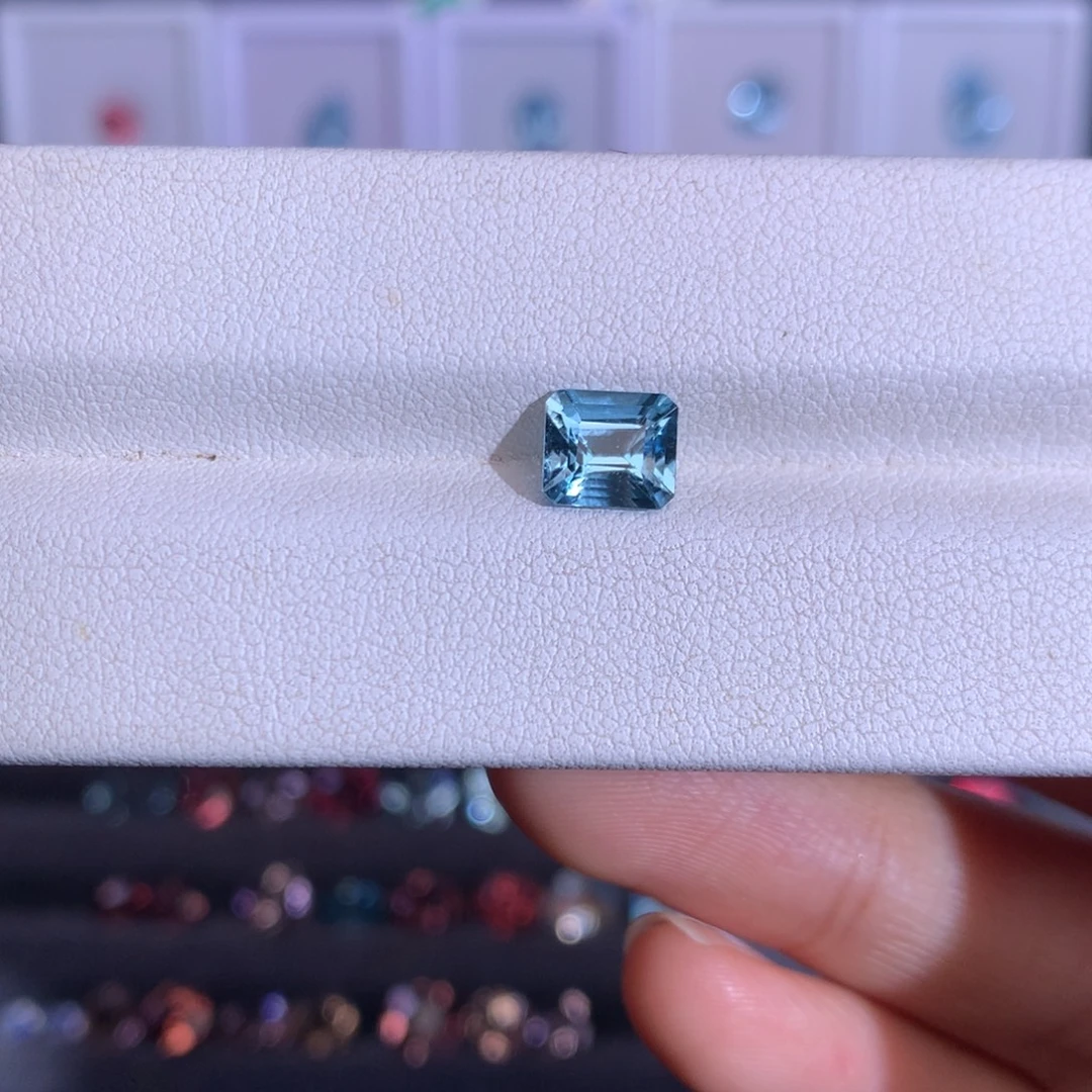 未镶嵌笔搁海蓝宝石1.2ct