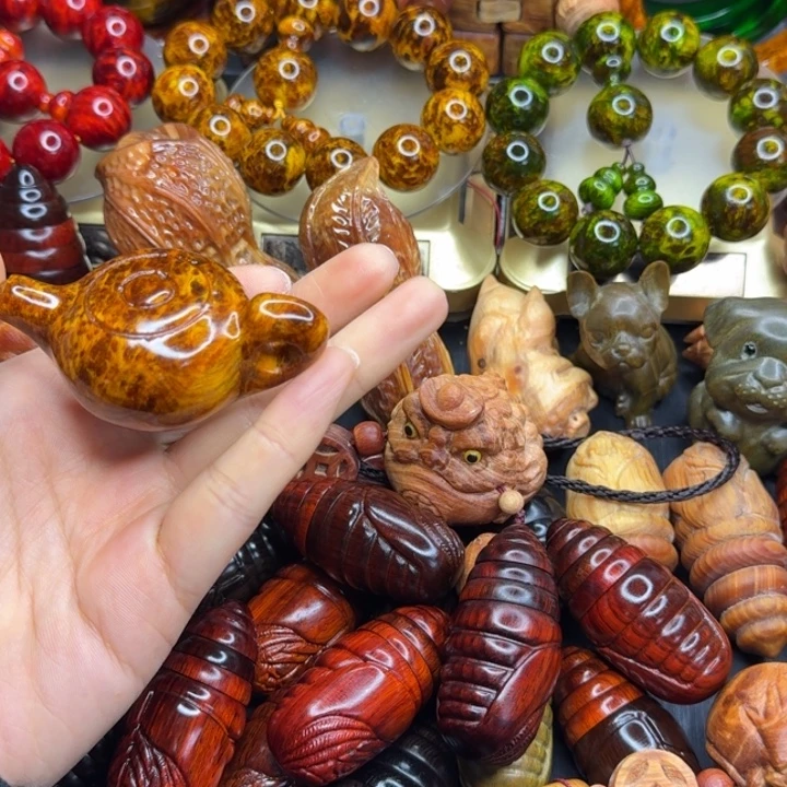 松木琥珀木文玩把件