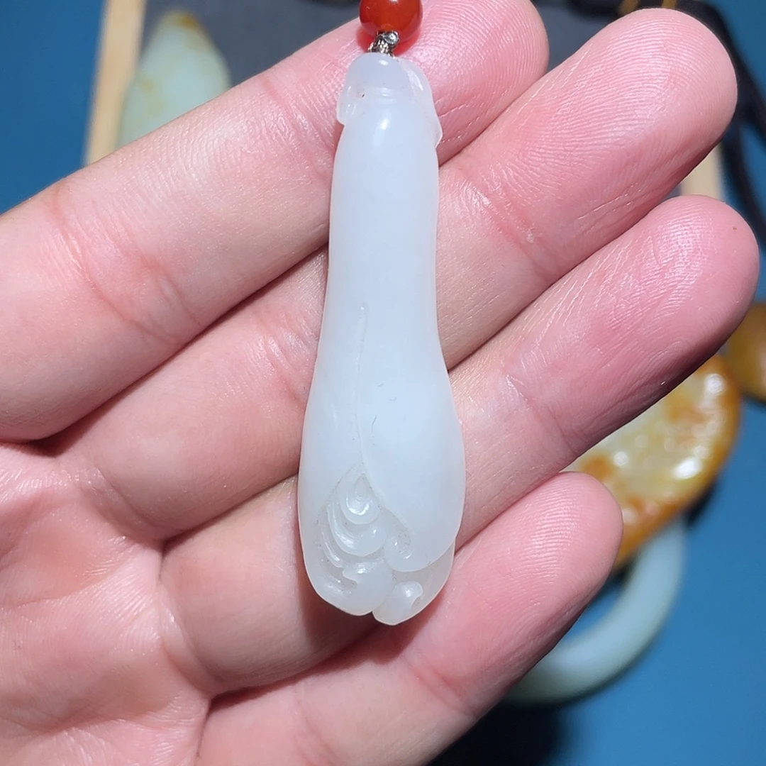 和田玉未镶嵌车挂