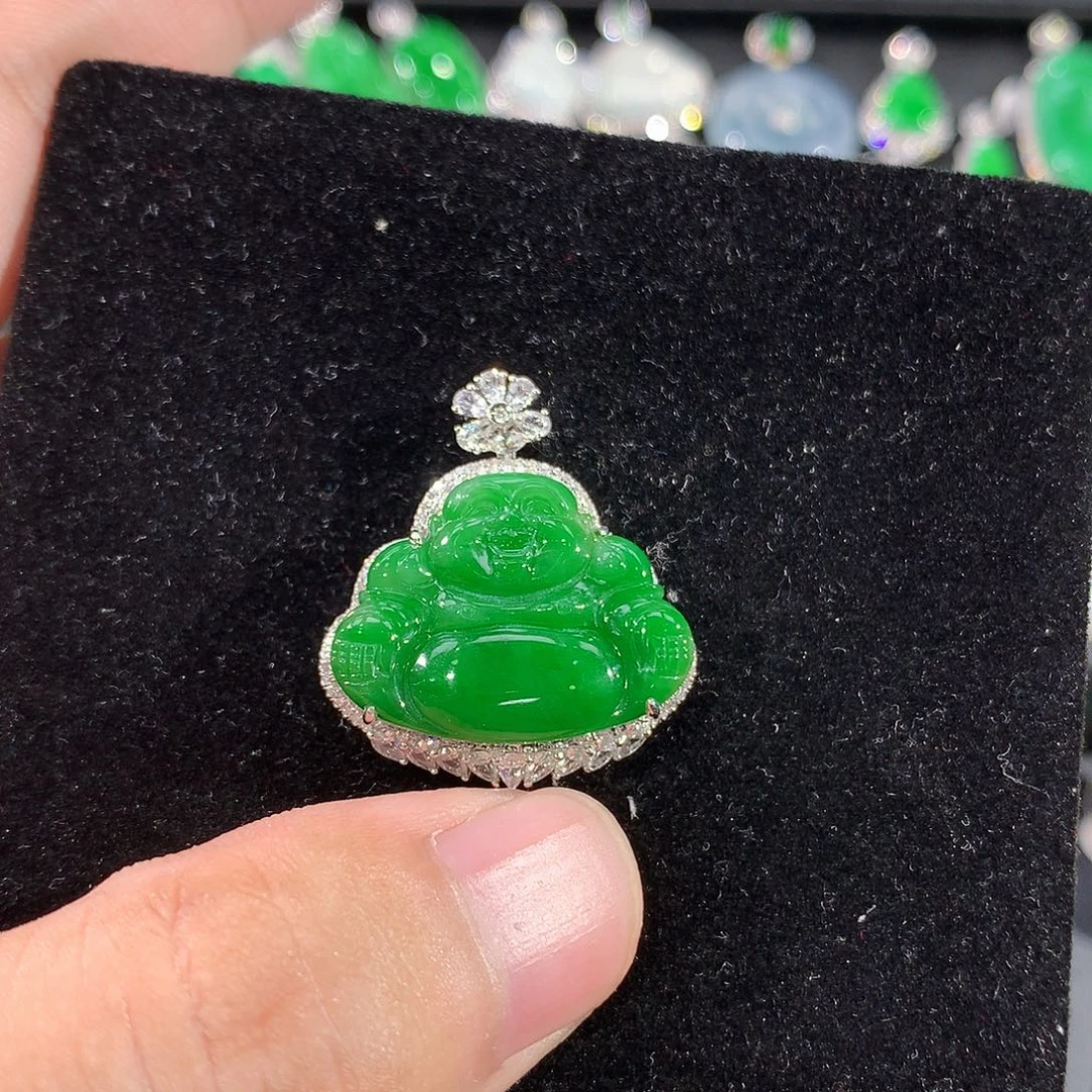 翡翠18K金镶嵌颈饰